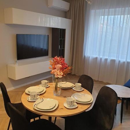 Modern Apartment Ополе Екстериор снимка