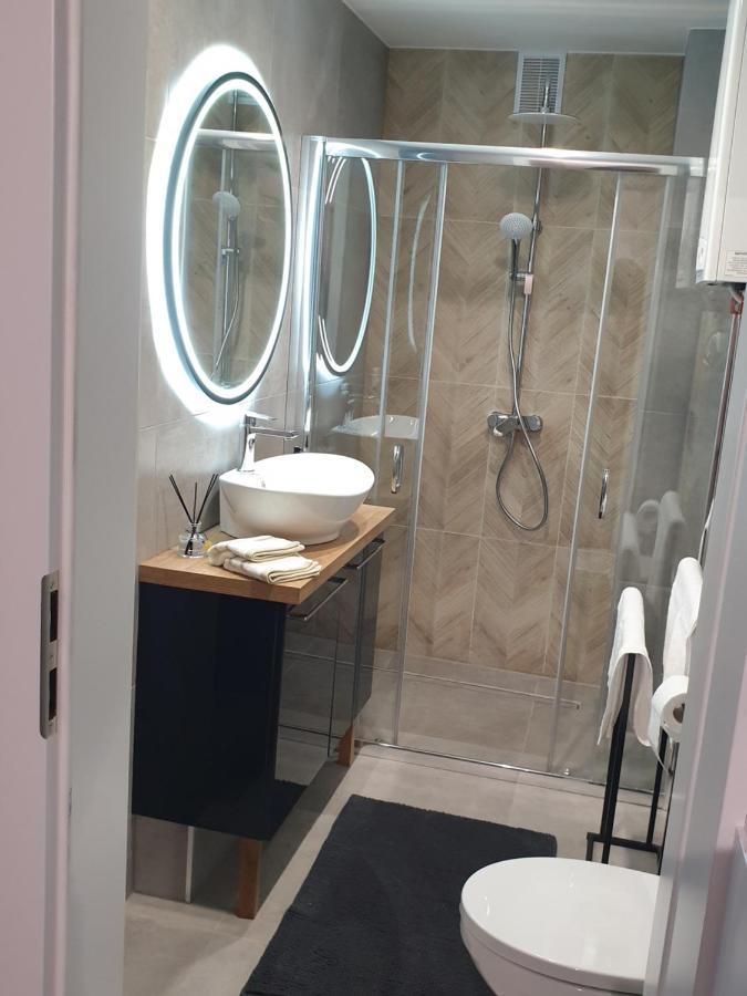 Modern Apartment Ополе Екстериор снимка